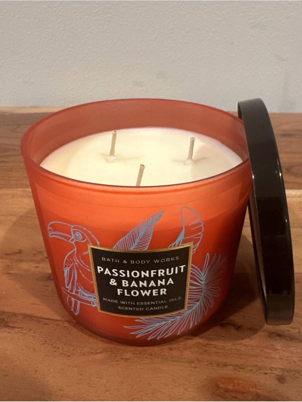 Bath & Body Works: 14.5 Oz 3-Wick Candle: Passionfruit & Banana Flower